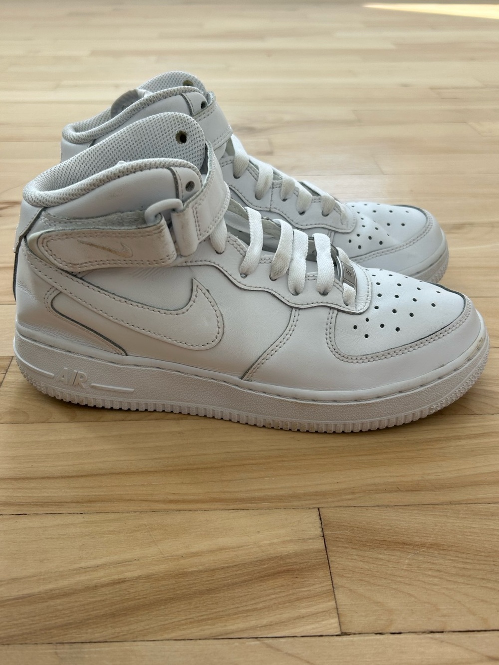 Nike Air Force 1 High White Sneakers 5Y High Top